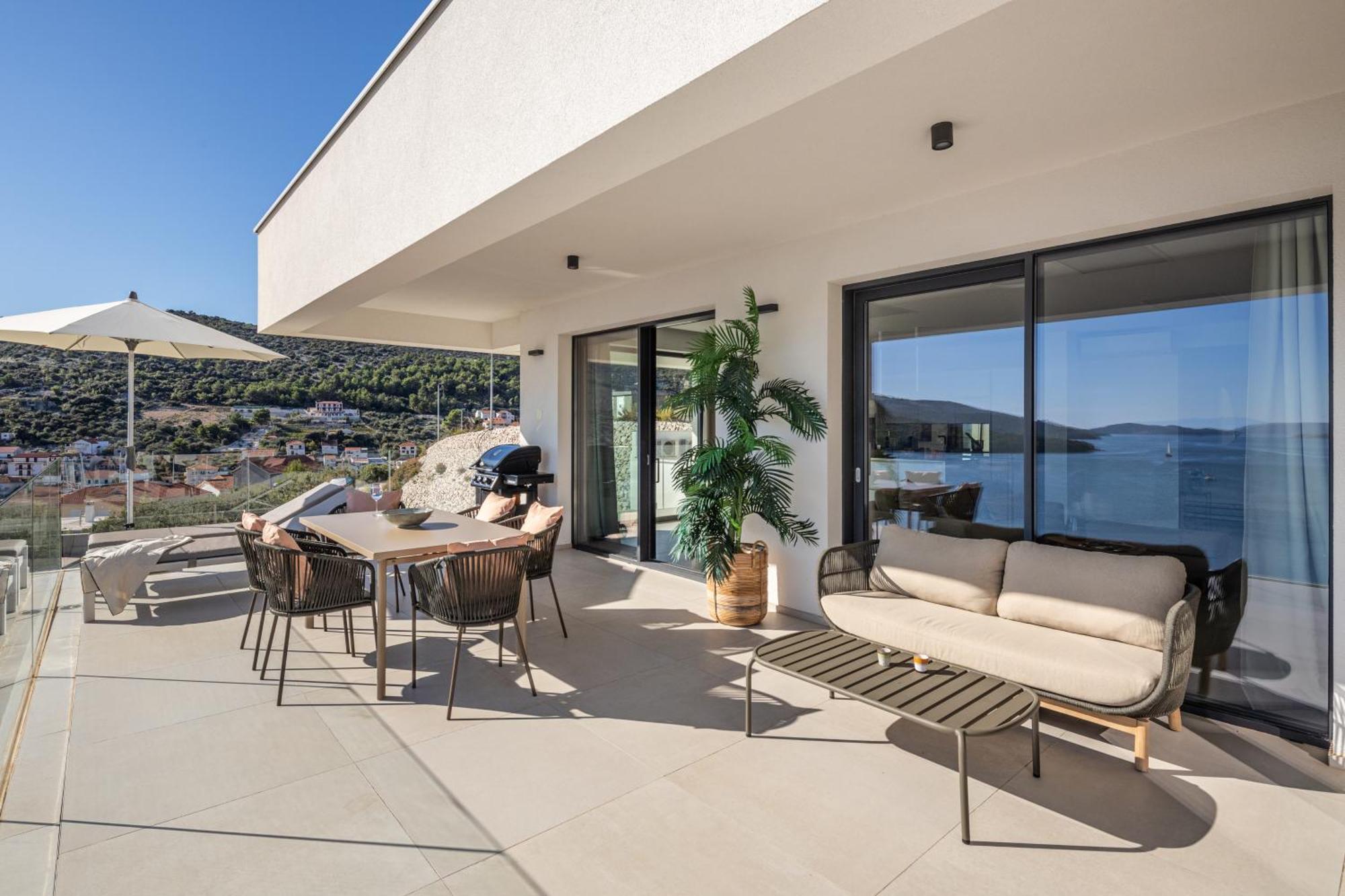 Luxury Sea View Penthouse 